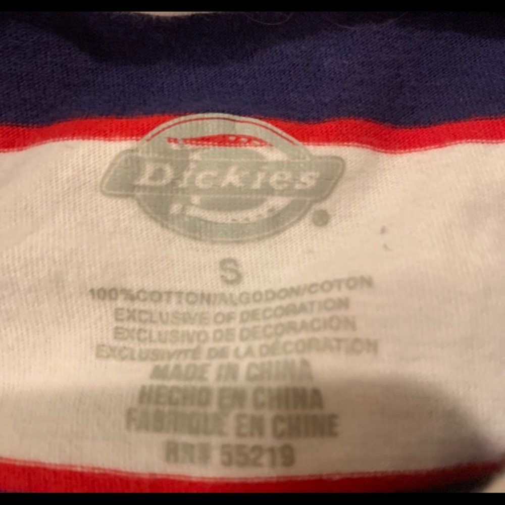 Super cute shirt barely worn just small on me.